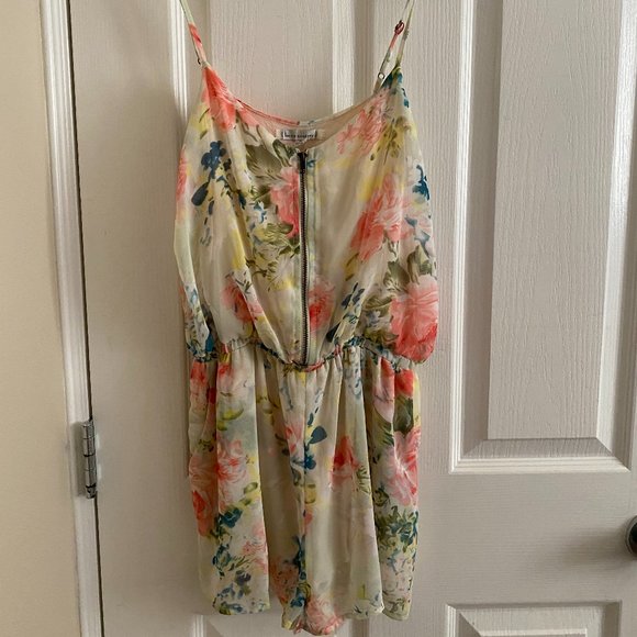 Urban Outfitters Floral Romper - Picture 2 of 3